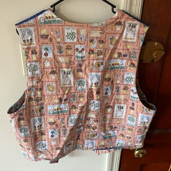 Floral Patterned Vest - Picture 4 of 7